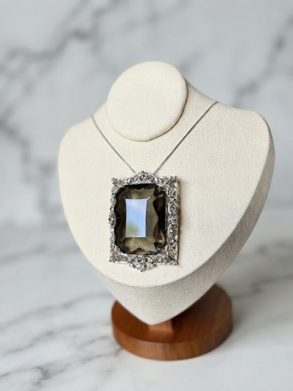 VTG 1962 Sarah Coventry CELEBRITY Smoky Gray Rhinestone Statement Pendant Neck